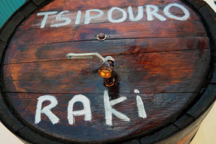 tsipouro_raki-768x512