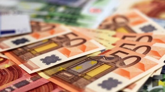 1-money-1005477_1280-1