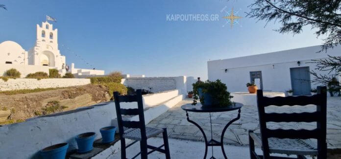 SIFNOS GREECE CHRISOPIGI