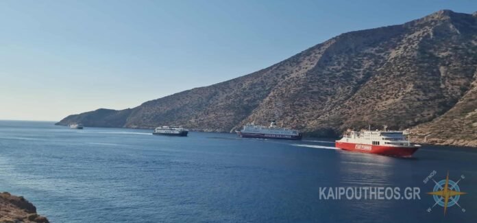 LIMANI SIFNOY KINISI PORT SIFNOS