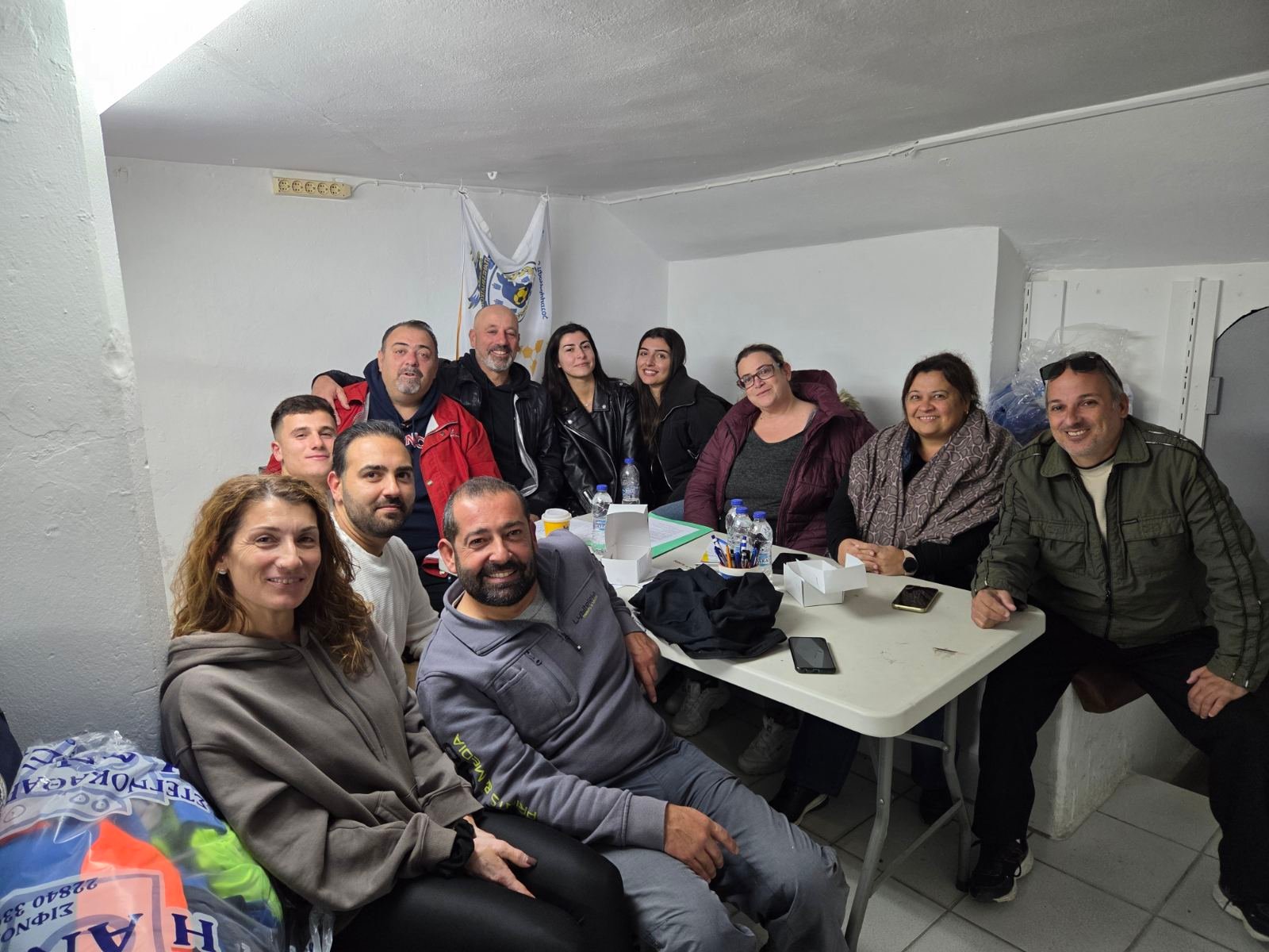 Το ΔΣ του Συλλόγου Νεολαίας Σίφνου ΣΥ.ΝΕ.ΣΙ. και ευχαριστήριο στα μέλη