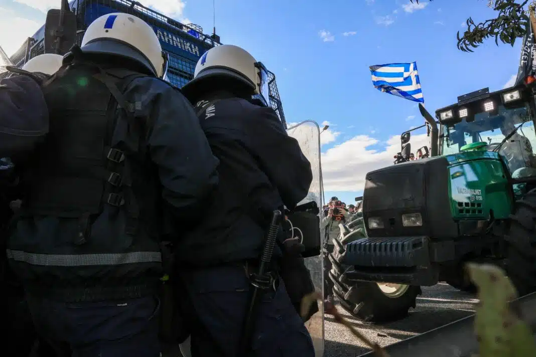 Χρυσοχοΐδης σε αγρότες: «Τελωνεία και λιμάνια δεν μπορούν να καταλαμβάνονται από κανέναν – Όποιος το κάνει θα έχει συνέπειες»