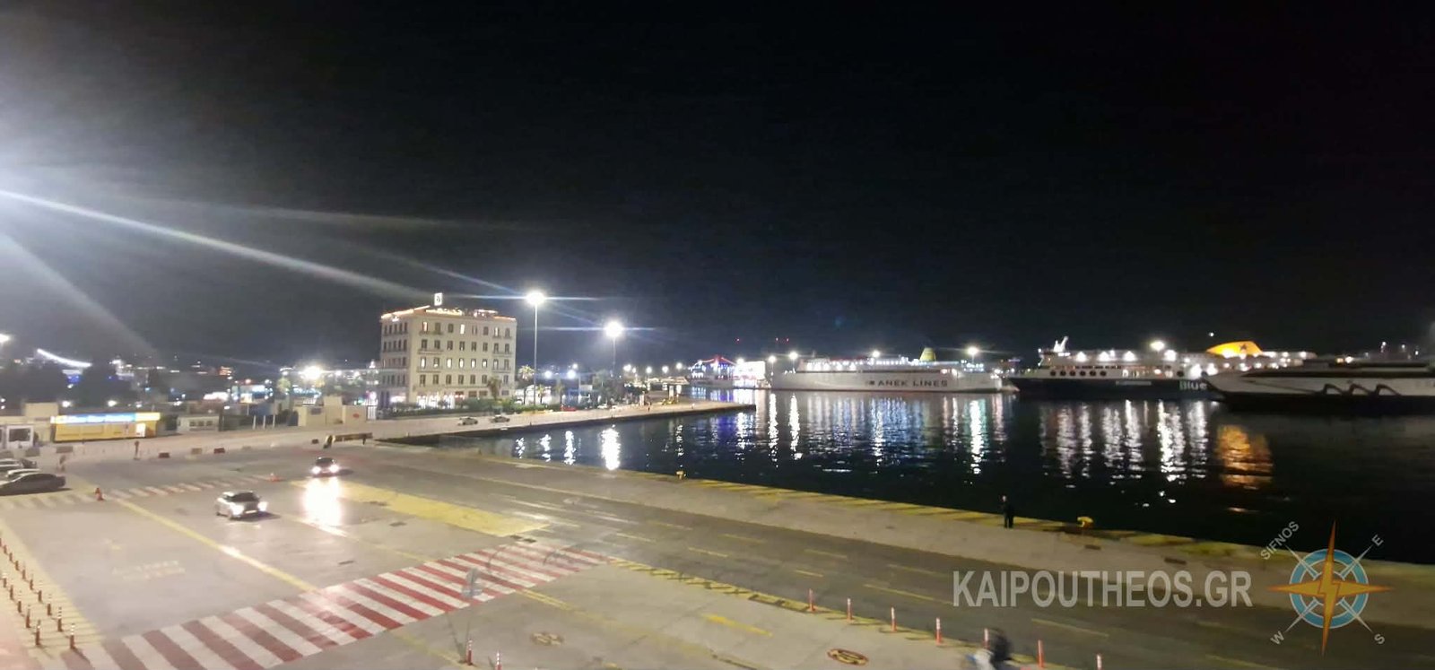 Έχασε τις αισθήσεις του και πέθανε ενώ έβγαινε από πλοίο επιβάτης στο λιμάνι του Πειραιά.