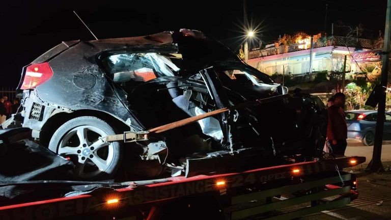 Τραγωδία στην Παραλία Πατρών: Δύο νεαρά άτομα νεκρά σε τροχαίο