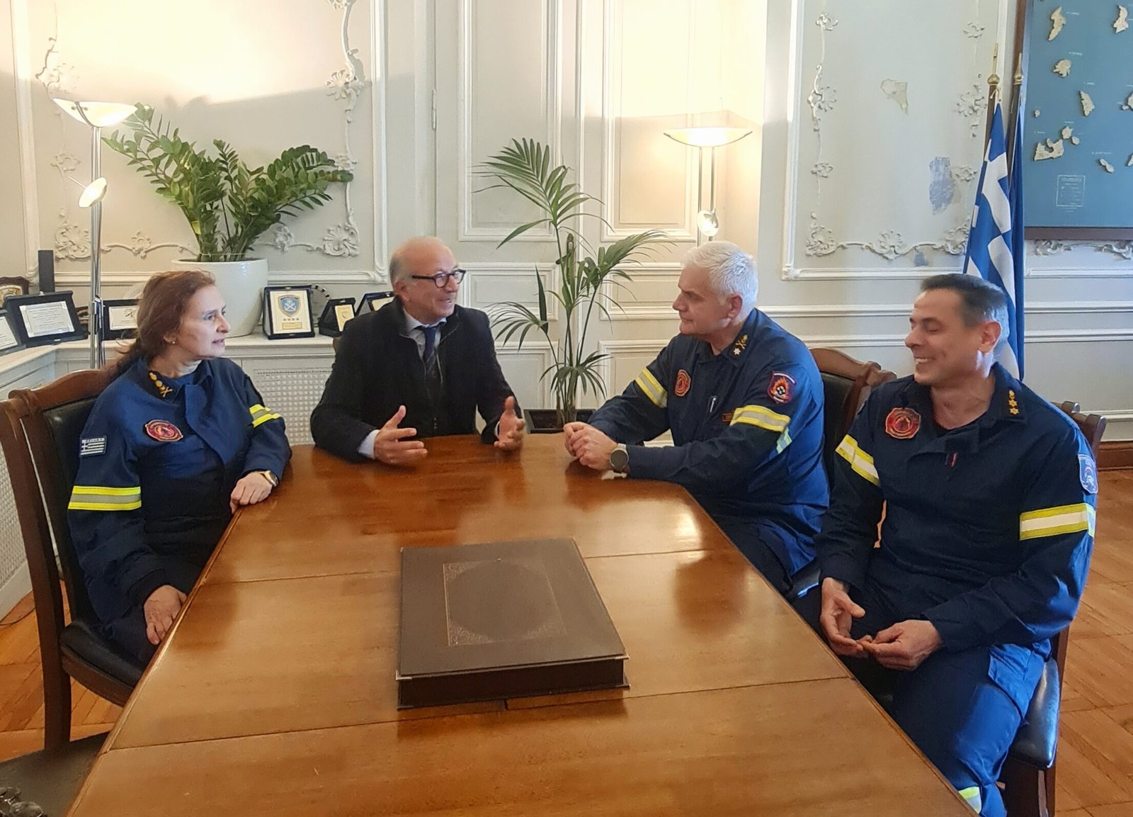 «Συνάντηση γνωριμίας Γ. Λεονταρίτη με τη νέα ηγεσία του Πυροσβεστικού Σώματος»