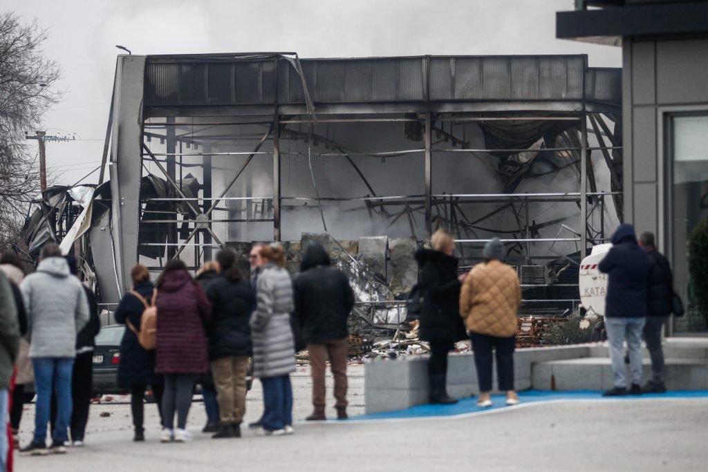 Σοκ και θρήνος στα Τρίκαλα μετά την ανείπωτη τραγωδία με τις πέντε νεκρές εργαζόμενες