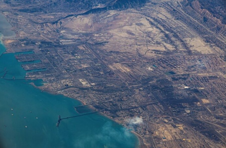 Οι ναυτιλιακές σταματούν τις μεταφορές με δεξαμενόπλοια από τα στενά του Hormuz – Από εκεί διακινείται το 20% της παγκόσμιας παραγωγής πετρελαίου