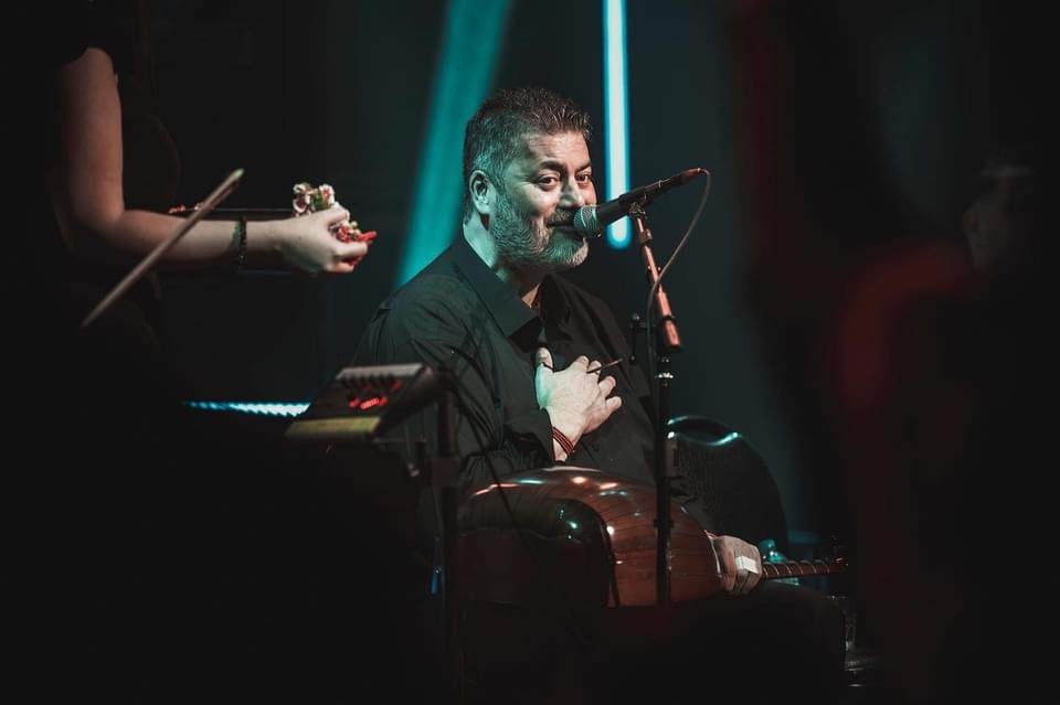 Ραγίζει καρδιές ο Μανώλης Κονταρός – Το «Βαγγέλη μου» για τον Βαγγέλης Γιακουμάκης συγκινεί το πανελλήνιο