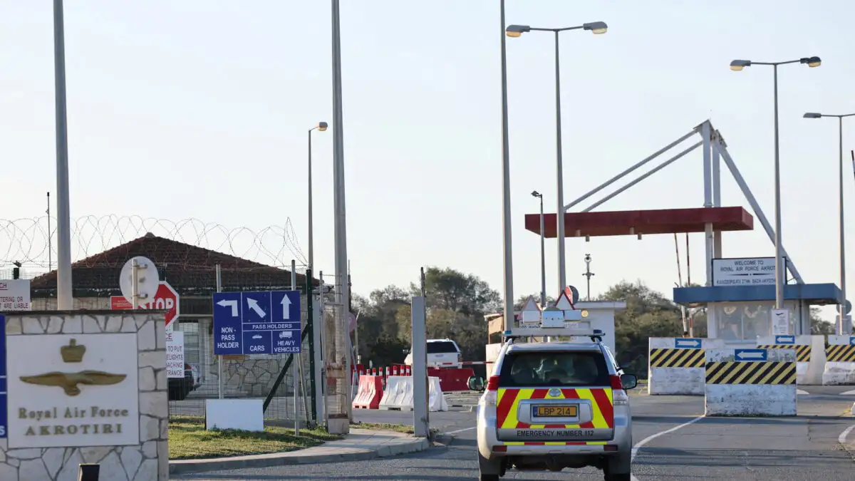 Ηχούν σειρήνες στη Βρετανική Βάση στο Ακρωτήρι Κύπρου – Απογειώθηκαν μαχητικά αεροσκάφη, εκκενώνεται το αεροδρόμιο της Πάφου