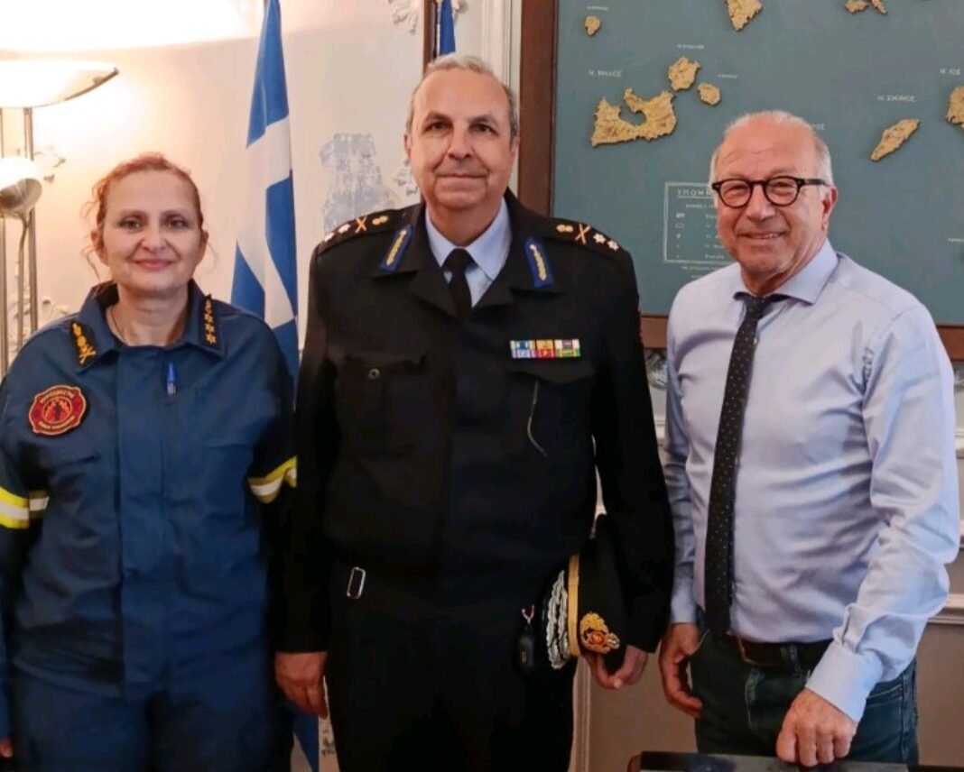 Συνάντηση του Χωρικού Αντιπεριφερειάρχη Κυκλάδων κ. Γ. Λεονταρίτη με τo νέο Συντονιστή Πυροσβεστικών Επιχειρήσεων Βορείου, Νοτίου Αιγαίου και Κρήτης