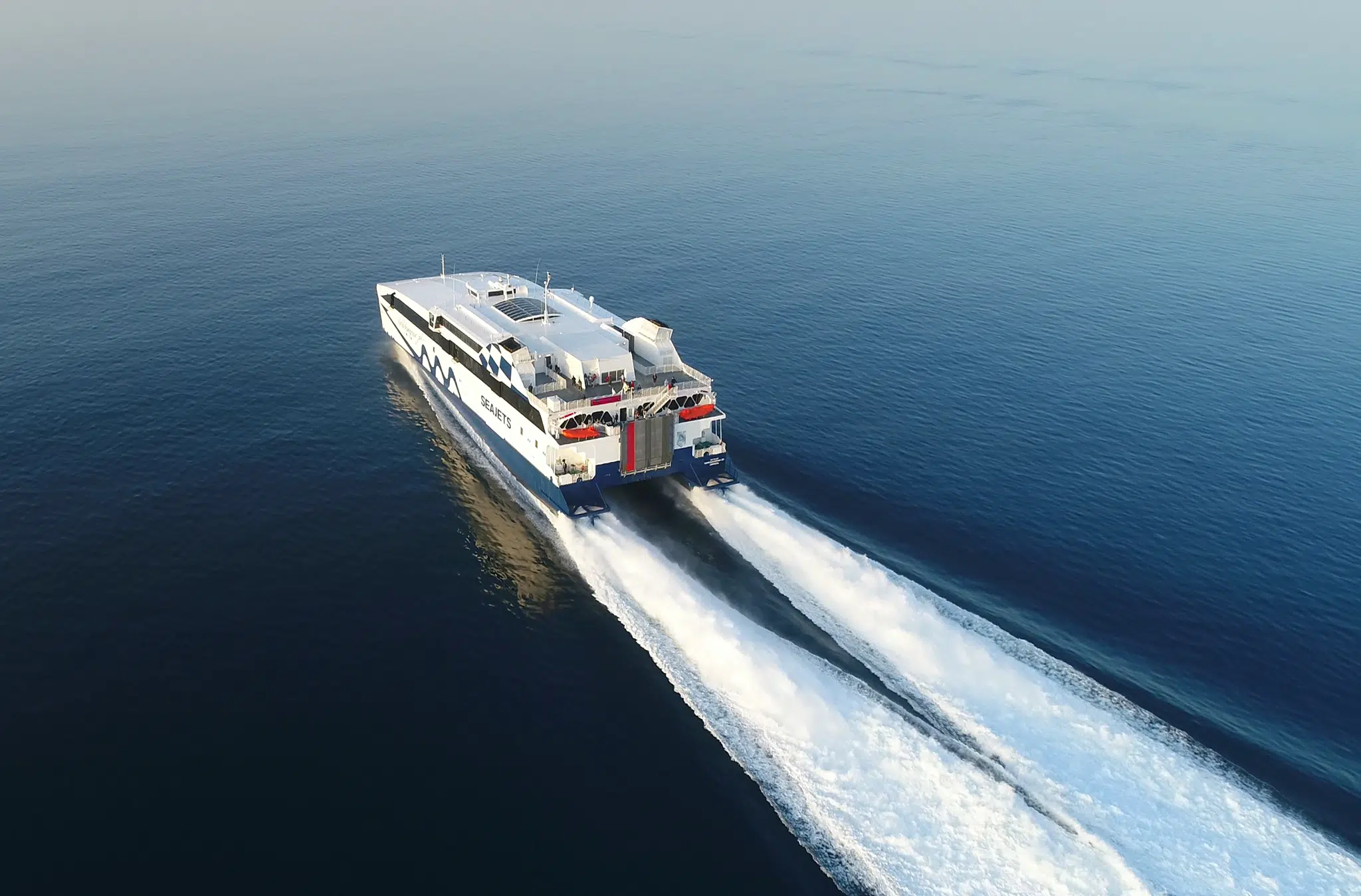 Ο νους σου ταξιδεύει στο νησί;Τα ταχύπλοα της SEAJETS ξεκίνησαν και σε ταξιδεύουν καθημερινά.