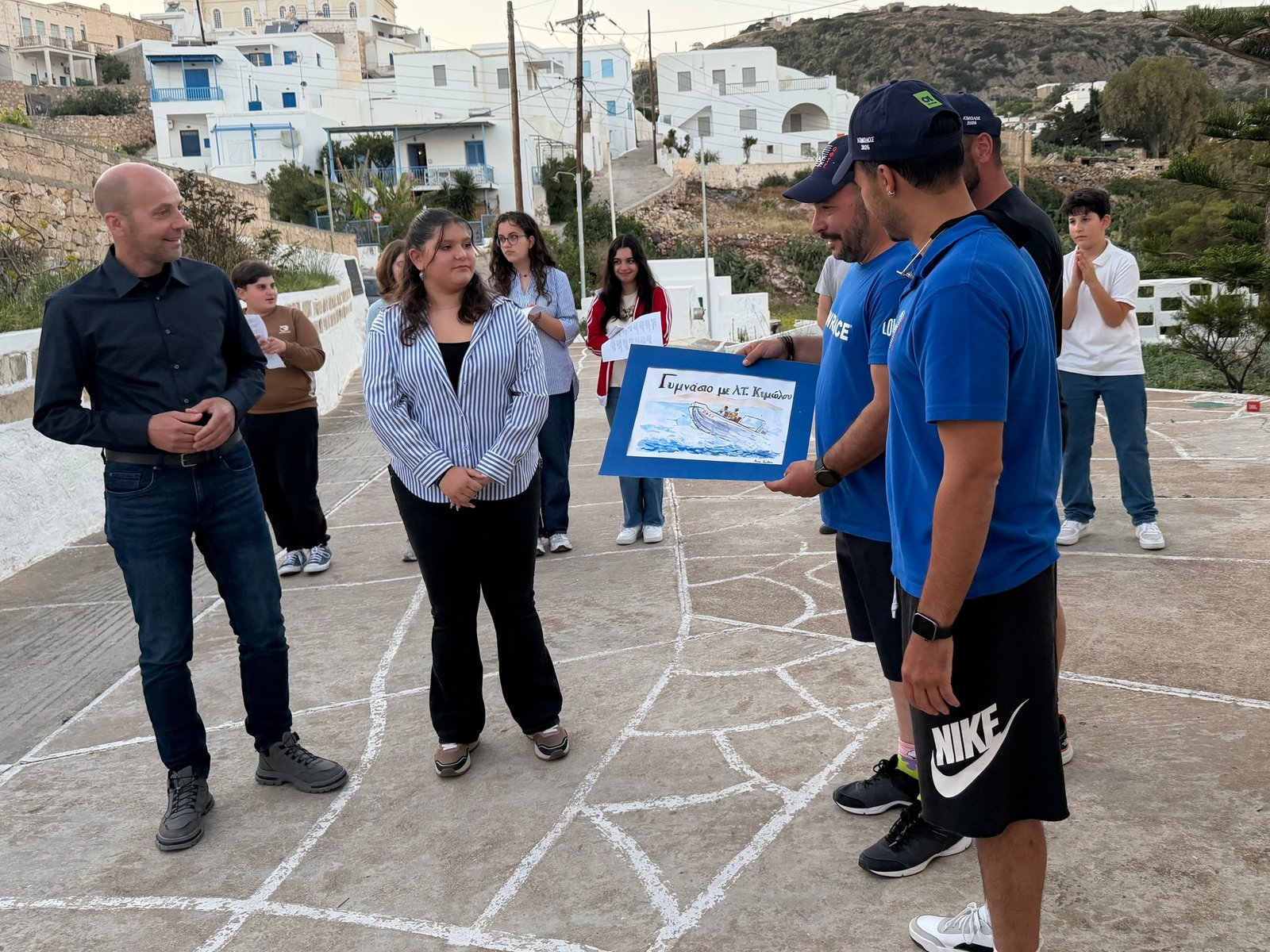 Το Γυμνάσιο Λ.Τ. Κιμώλου εκφράζει τις θερμές του ευχαριστίες προς τονΌμιλο Φουσκωτών Σκαφών Ελλάδας (Ο.Φ.Σ.Ε.)