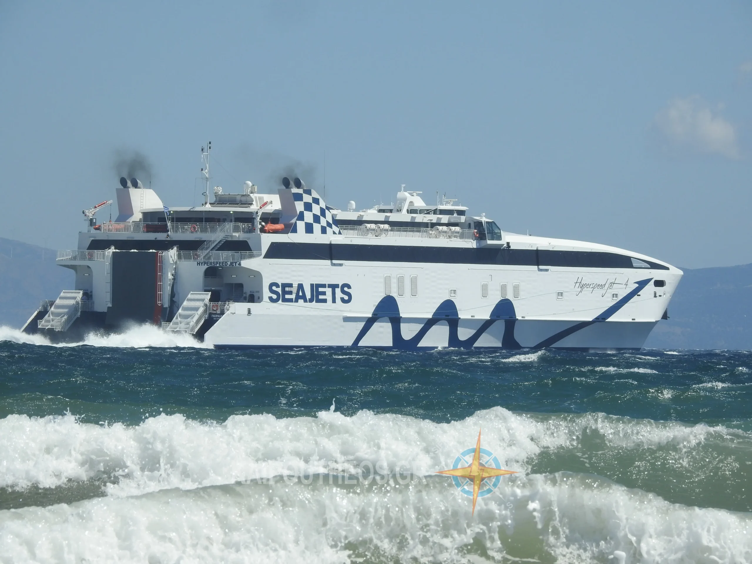 Ξεκίνησε δρομολόγια από Ραφήνα το “HYPERSPEED JET 4”-Γεμάτο πλοία το λιμάνι.Βίντεο