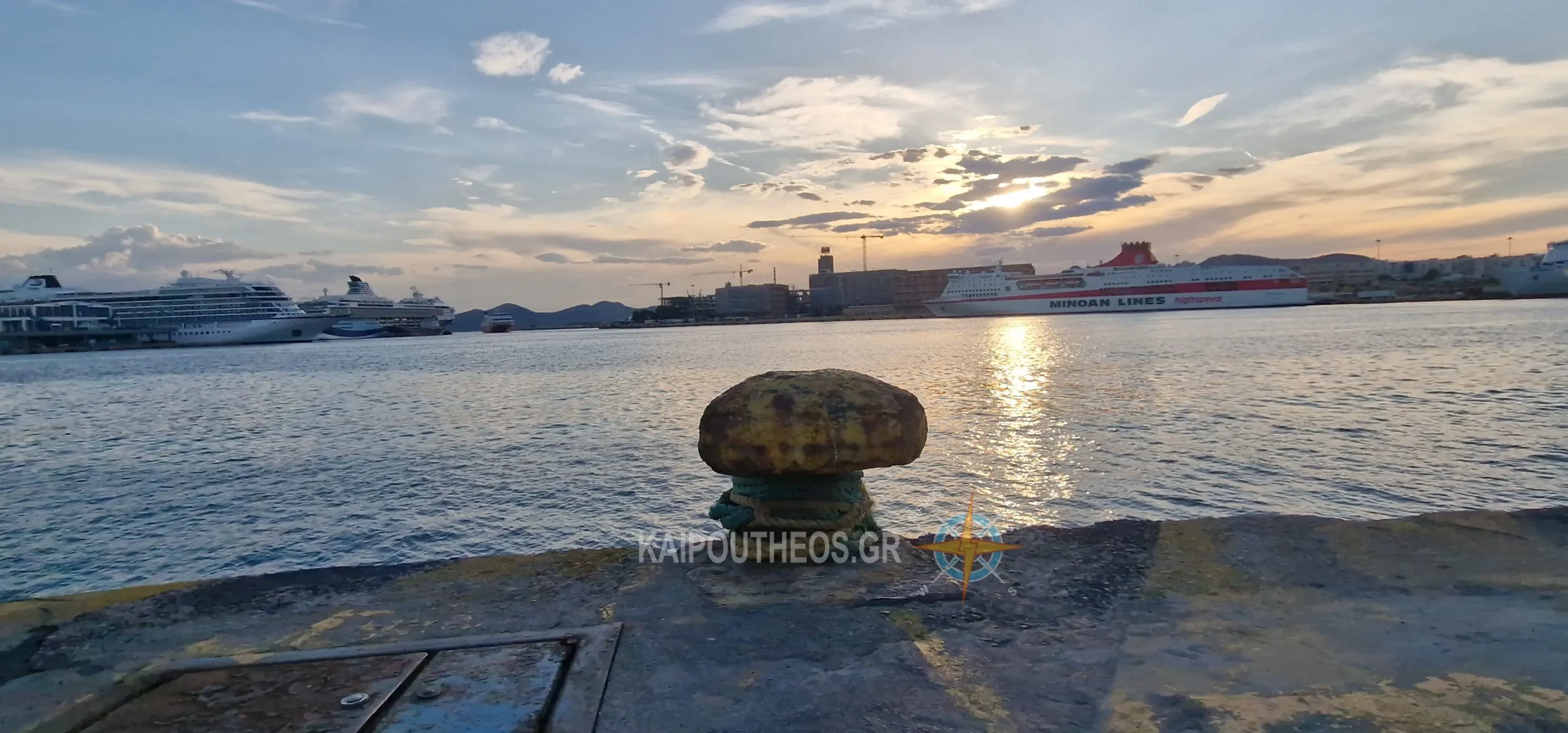 Γυναίκα έπεσε στη θάλασσα στο λιμάνι Πειραιά, την έσωσαν λιμενικοί