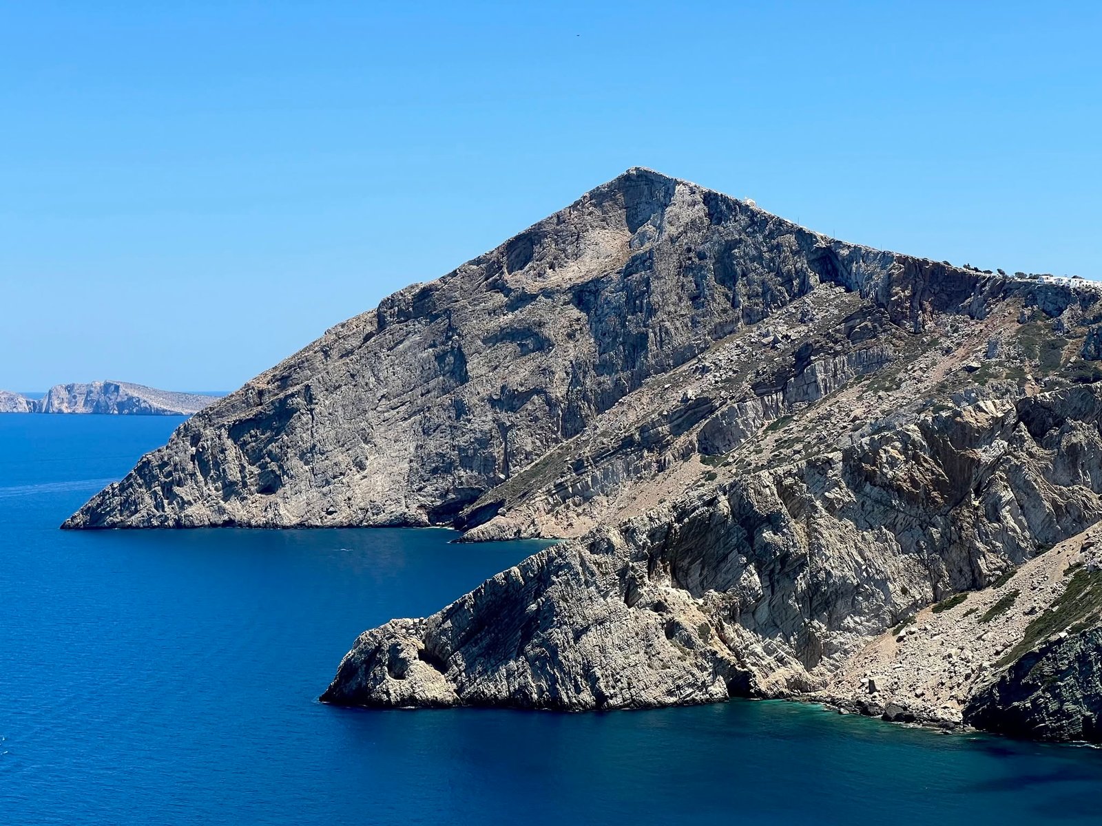 Καταγγελλία Πολιτιστικόυ Συλλόγου Φολεγάνδρου για την οικοδομική κατάσταση στη Φολέγανδρο