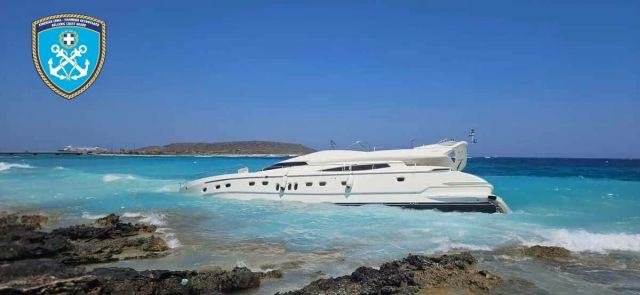 Προσάραξη Θ/Γ σκάφους λόγω καιρού στα Κύθηρα.Βίντεο