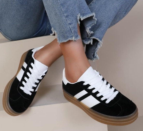 Γυναικεία Sneakers ή Casual Παπούτσια; Ο Απόλυτος Οδηγός Επιλογής