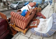 Πρόστιμο 3000 ευρώ σε πολίτη που πέταξε έπιπλα δίπλα σε κάδο ανακύκλωσης